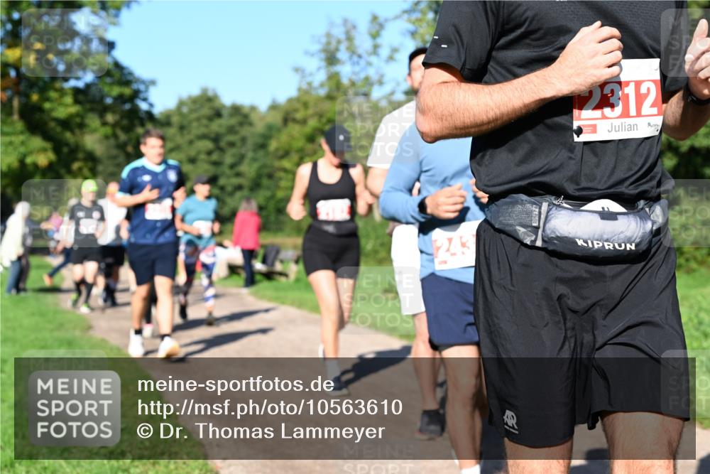 27.09.2026 - 35. Volkslauf durch das schöne Alstertal Dr. Thomas Lammeyer http://msf.ph/oto/10563610 27.09.2026 10:27:20 Laufen 243, 2312 meine-sportfotos.de