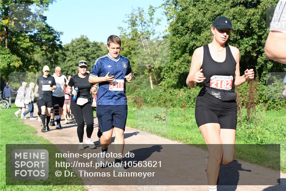 27.09.2026 - 35. Volkslauf durch das schöne Alstertal Dr. Thomas Lammeyer http://msf.ph/oto/10563621 27.09.2026 10:27:22 Laufen 2037, 2315, 2182 meine-sportfotos.de