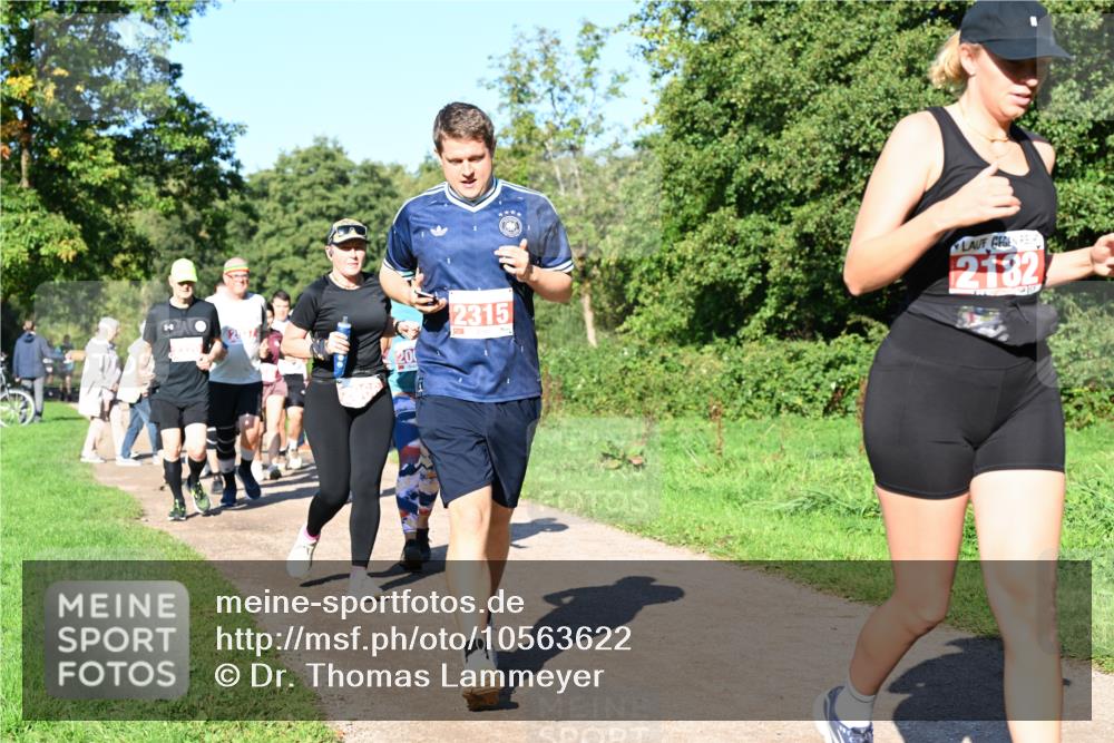 27.09.2026 - 35. Volkslauf durch das schöne Alstertal Dr. Thomas Lammeyer http://msf.ph/oto/10563622 27.09.2026 10:27:22 Laufen 20, 2315, 2182 meine-sportfotos.de
