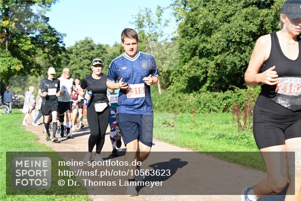 27.09.2026 - 35. Volkslauf durch das schöne Alstertal Dr. Thomas Lammeyer http://msf.ph/oto/10563623 27.09.2026 10:27:22 Laufen 2064, 2315, 2182 meine-sportfotos.de