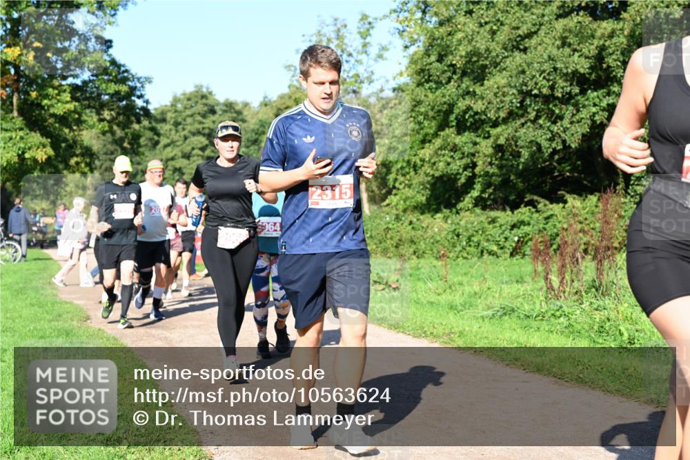 27.09.2026 - 35. Volkslauf durch das schöne Alstertal Dr. Thomas Lammeyer http://msf.ph/oto/10563624 27.09.2026 10:27:22 Laufen 20, 964, 2315 meine-sportfotos.de