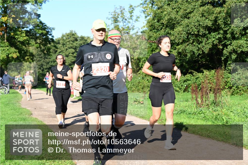 27.09.2026 - 35. Volkslauf durch das schöne Alstertal Dr. Thomas Lammeyer http://msf.ph/oto/10563646 27.09.2026 10:27:26 Laufen 2187, 2320, 038 meine-sportfotos.de