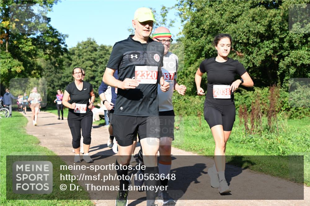 27.09.2026 - 35. Volkslauf durch das schöne Alstertal Dr. Thomas Lammeyer http://msf.ph/oto/10563648 27.09.2026 10:27:26 Laufen 87, 2320, 037, 2038, 9 meine-sportfotos.de