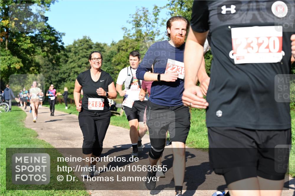27.09.2026 - 35. Volkslauf durch das schöne Alstertal Dr. Thomas Lammeyer http://msf.ph/oto/10563655 27.09.2026 10:27:27 Laufen 2187, 2236, 2320 meine-sportfotos.de