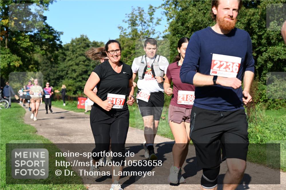 27.09.2026 - 35. Volkslauf durch das schöne Alstertal Dr. Thomas Lammeyer http://msf.ph/oto/10563658 27.09.2026 10:27:28 Laufen 2187, 2400, 2186, 2236 meine-sportfotos.de