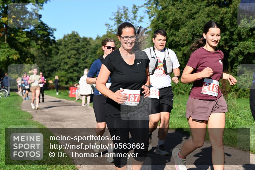 27.09.2026 - 35. Volkslauf durch das schöne Alstertal Dr. Thomas Lammeyer http://msf.ph/oto/10563662 27.09.2026 10:27:28 Laufen 2186, 187, 400 meine-sportfotos.de