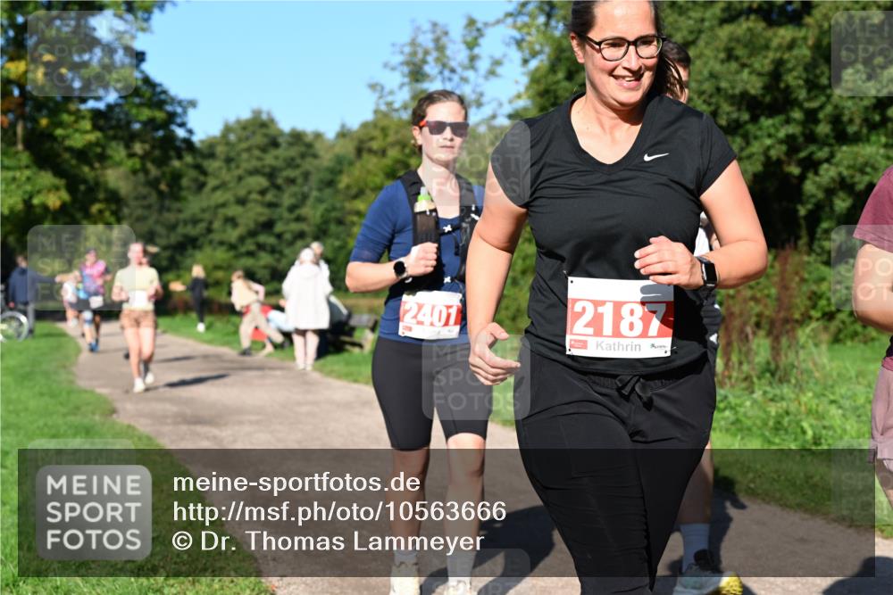 27.09.2026 - 35. Volkslauf durch das schöne Alstertal Dr. Thomas Lammeyer http://msf.ph/oto/10563666 27.09.2026 10:27:29 Laufen 2401, 2187 meine-sportfotos.de