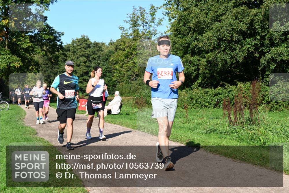 27.09.2026 - 35. Volkslauf durch das schöne Alstertal Dr. Thomas Lammeyer http://msf.ph/oto/10563739 27.09.2026 10:27:42 Laufen 2356, 2432 meine-sportfotos.de