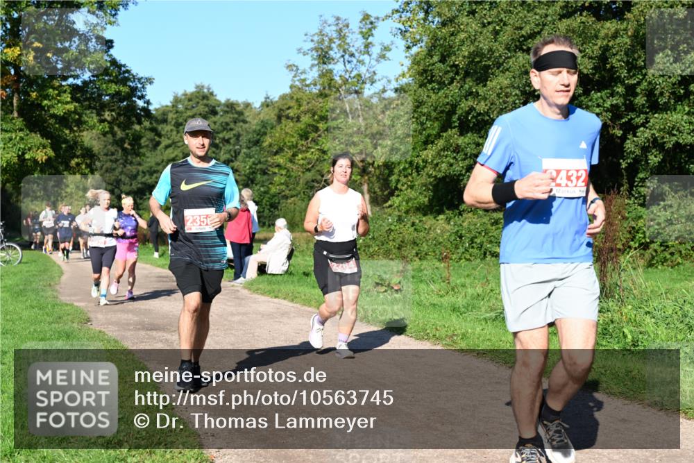27.09.2026 - 35. Volkslauf durch das schöne Alstertal Dr. Thomas Lammeyer http://msf.ph/oto/10563745 27.09.2026 10:27:43 Laufen 235, 2432 meine-sportfotos.de