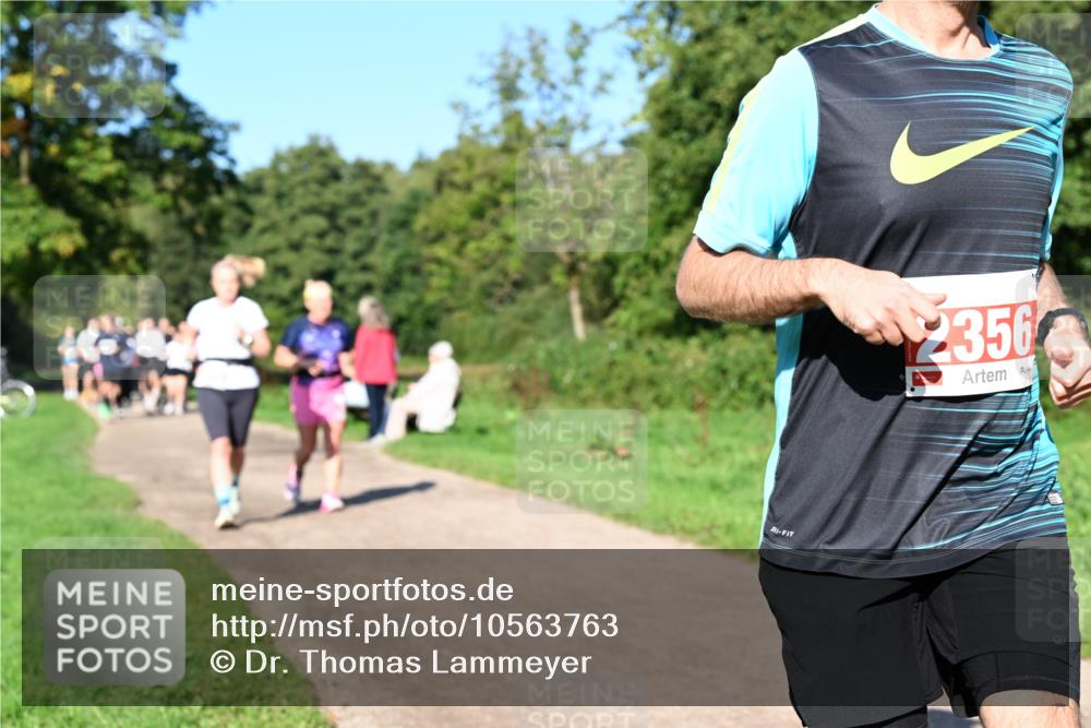 27.09.2026 - 35. Volkslauf durch das schöne Alstertal Dr. Thomas Lammeyer http://msf.ph/oto/10563763 27.09.2026 10:27:46 Laufen 211, 2356, 1 meine-sportfotos.de