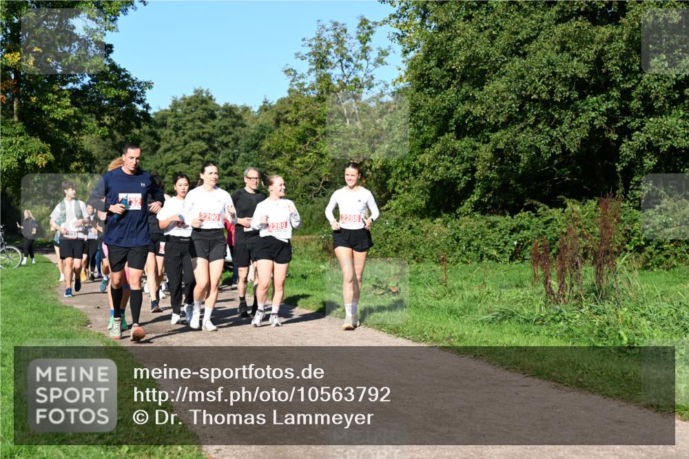 27.09.2026 - 35. Volkslauf durch das schöne Alstertal Dr. Thomas Lammeyer http://msf.ph/oto/10563792 27.09.2026 10:27:57 Laufen 2290, 2288, 2289 meine-sportfotos.de