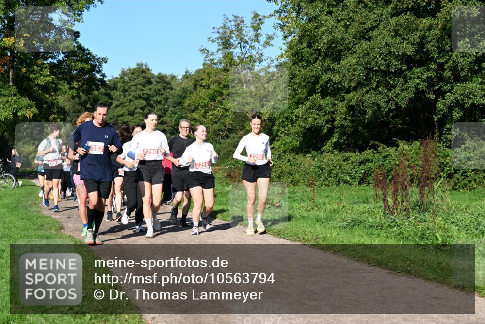 27.09.2026 - 35. Volkslauf durch das schöne Alstertal Dr. Thomas Lammeyer http://msf.ph/oto/10563794 27.09.2026 10:27:57 Laufen 2152, 2290, 2288, 2289 meine-sportfotos.de