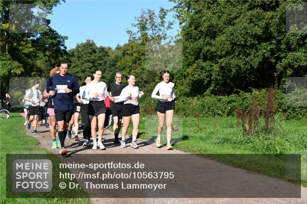 27.09.2026 - 35. Volkslauf durch das schöne Alstertal Dr. Thomas Lammeyer http://msf.ph/oto/10563795 27.09.2026 10:27:57 Laufen 2152, 90, 2288, 214, 2289 meine-sportfotos.de