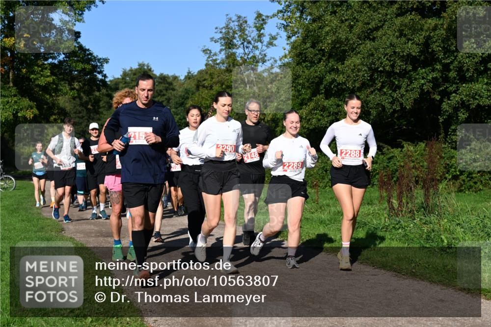 27.09.2026 - 35. Volkslauf durch das schöne Alstertal Dr. Thomas Lammeyer http://msf.ph/oto/10563807 27.09.2026 10:27:59 Laufen 215, 1, 2290, 2148, 2289, 2288 meine-sportfotos.de