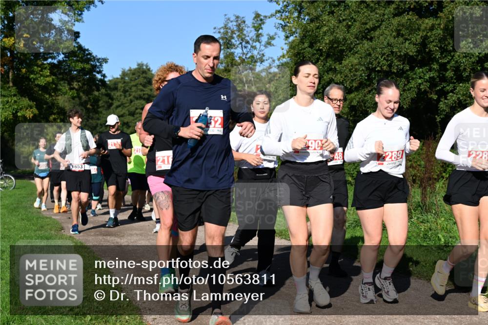 27.09.2026 - 35. Volkslauf durch das schöne Alstertal Dr. Thomas Lammeyer http://msf.ph/oto/10563811 27.09.2026 10:28:00 Laufen 1653, 210, 216, 52, 290, 289, 1228 meine-sportfotos.de