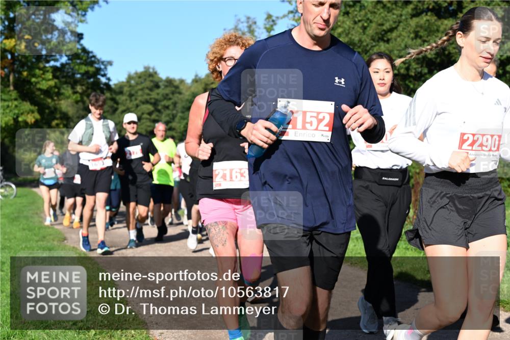 27.09.2026 - 35. Volkslauf durch das schöne Alstertal Dr. Thomas Lammeyer http://msf.ph/oto/10563817 27.09.2026 10:28:01 Laufen 16, 2163, 152, 2290 meine-sportfotos.de