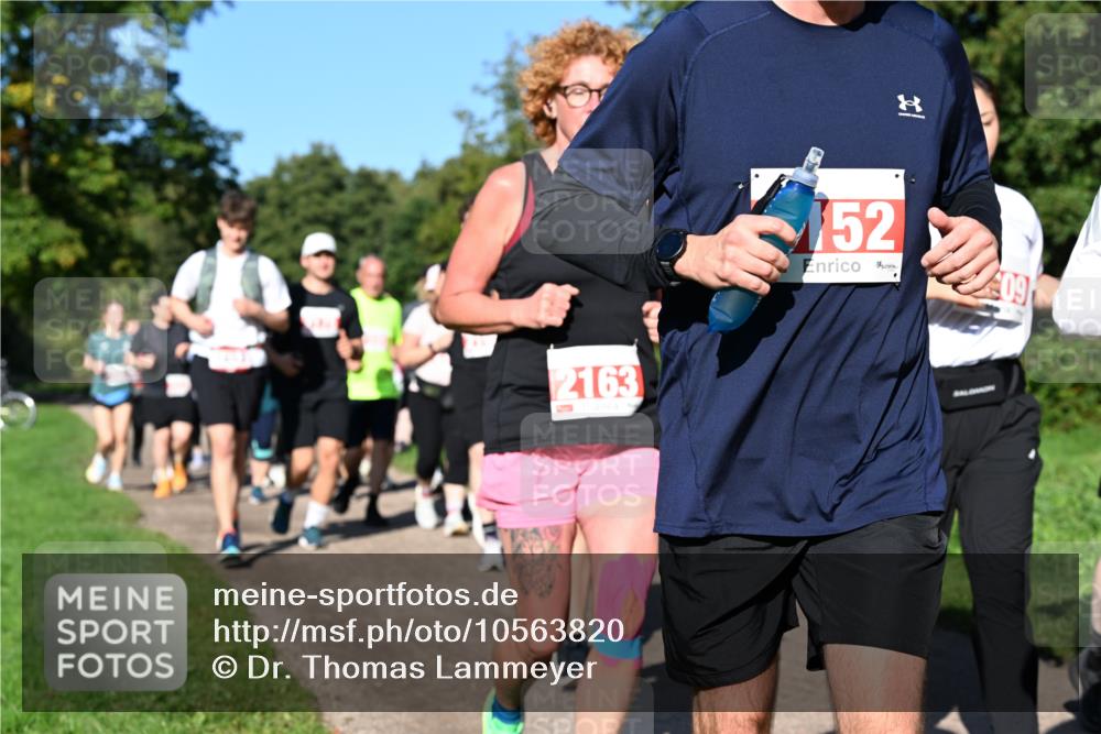 27.09.2026 - 35. Volkslauf durch das schöne Alstertal Dr. Thomas Lammeyer http://msf.ph/oto/10563820 27.09.2026 10:28:02 Laufen 2163, 52, 09 meine-sportfotos.de