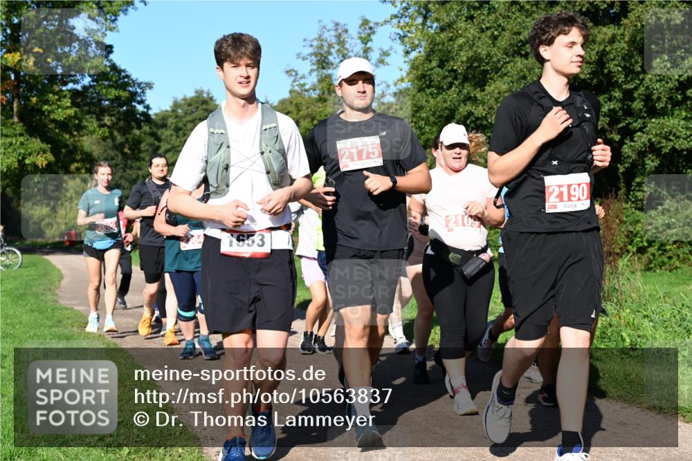 27.09.2026 - 35. Volkslauf durch das schöne Alstertal Dr. Thomas Lammeyer http://msf.ph/oto/10563837 27.09.2026 10:28:04 Laufen 1653, 2175, 2109, 2190 meine-sportfotos.de