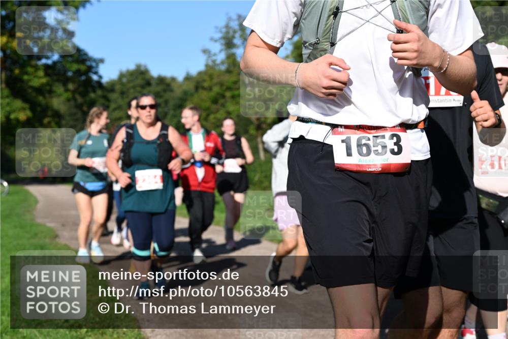 27.09.2026 - 35. Volkslauf durch das schöne Alstertal Dr. Thomas Lammeyer http://msf.ph/oto/10563845 27.09.2026 10:28:05 Laufen 1653, 210 meine-sportfotos.de