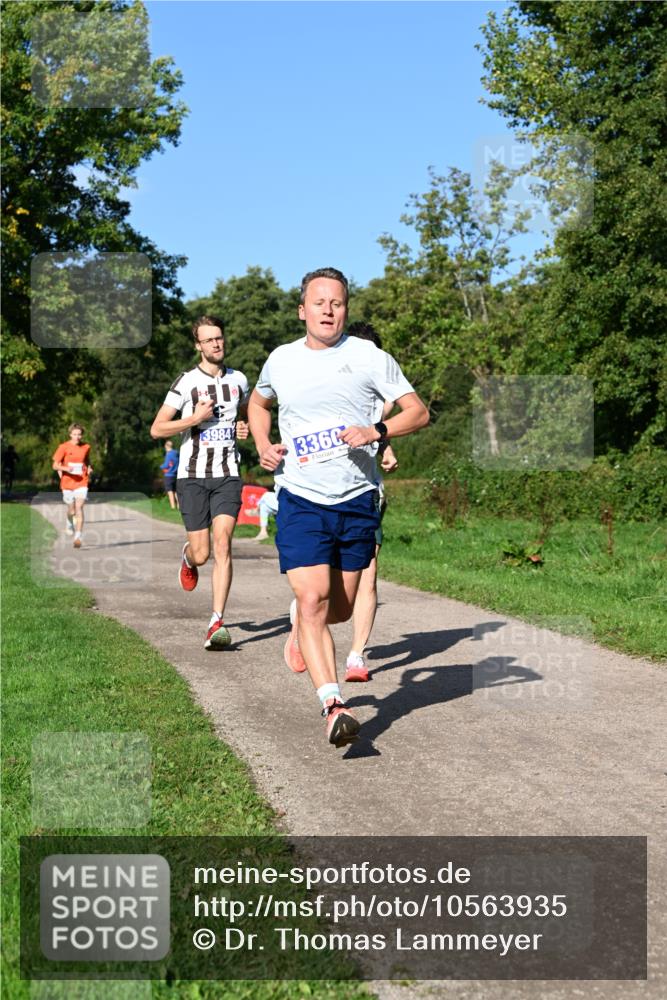 27.09.2026 - 35. Volkslauf durch das schöne Alstertal Dr. Thomas Lammeyer http://msf.ph/oto/10563935 27.09.2026 10:33:43 Laufen 3984, 3360 meine-sportfotos.de