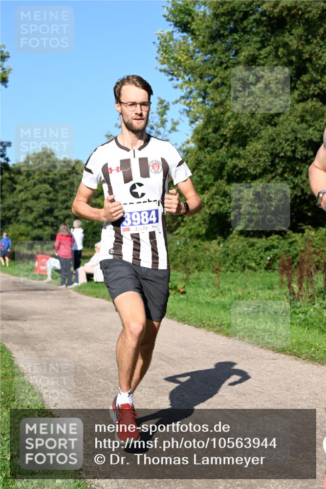 27.09.2026 - 35. Volkslauf durch das schöne Alstertal Dr. Thomas Lammeyer http://msf.ph/oto/10563944 27.09.2026 10:33:45 Laufen 3984 meine-sportfotos.de