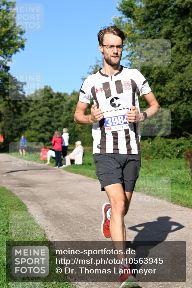 27.09.2026 - 35. Volkslauf durch das schöne Alstertal Dr. Thomas Lammeyer http://msf.ph/oto/10563945 27.09.2026 10:33:45 Laufen 3984, 1 meine-sportfotos.de
