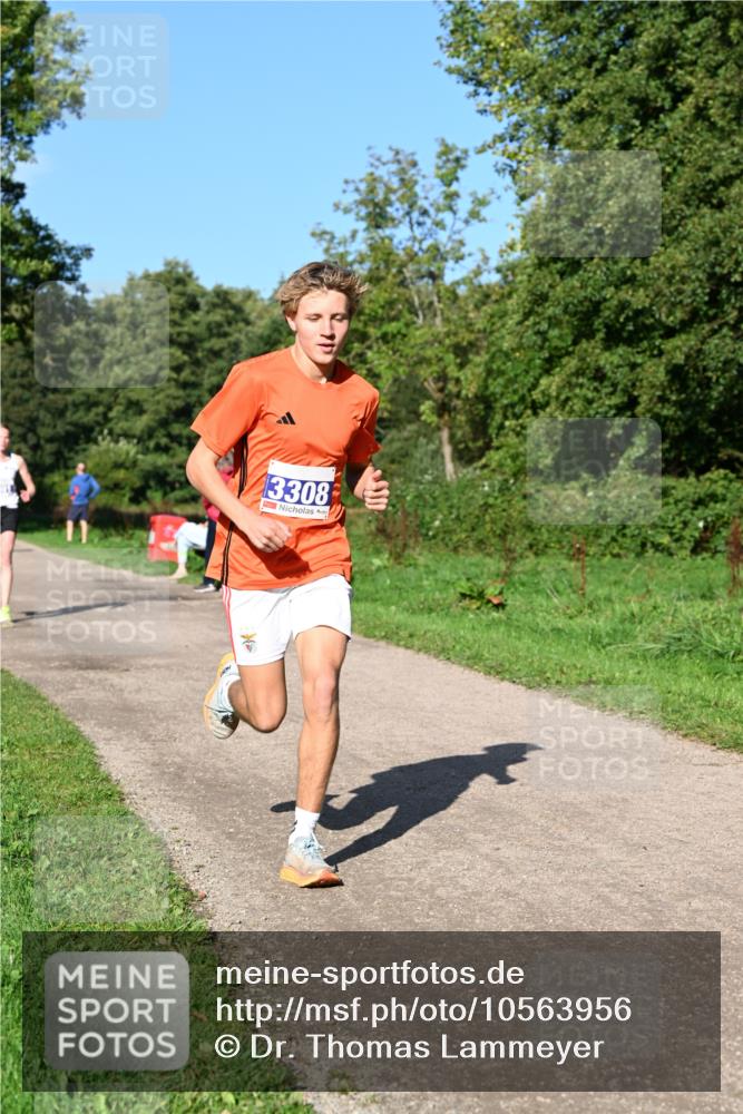 27.09.2026 - 35. Volkslauf durch das schöne Alstertal Dr. Thomas Lammeyer http://msf.ph/oto/10563956 27.09.2026 10:33:48 Laufen 3308 meine-sportfotos.de