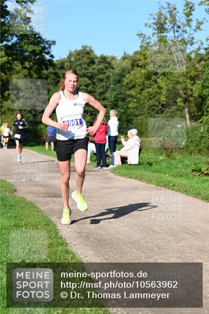 27.09.2026 - 35. Volkslauf durch das schöne Alstertal Dr. Thomas Lammeyer http://msf.ph/oto/10563962 27.09.2026 10:33:51 Laufen 3991 meine-sportfotos.de