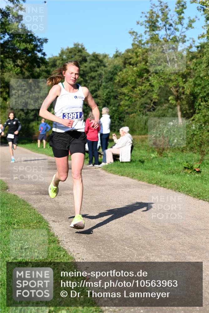 27.09.2026 - 35. Volkslauf durch das schöne Alstertal Dr. Thomas Lammeyer http://msf.ph/oto/10563963 27.09.2026 10:33:51 Laufen 3991 meine-sportfotos.de