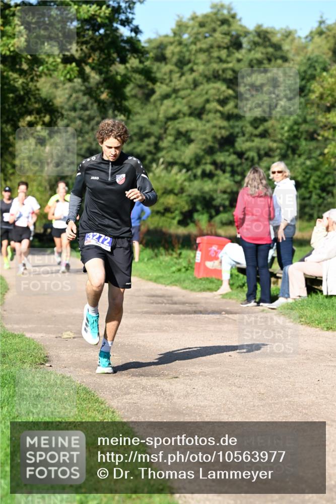 27.09.2026 - 35. Volkslauf durch das schöne Alstertal Dr. Thomas Lammeyer http://msf.ph/oto/10563977 27.09.2026 10:33:54 Laufen 3272 meine-sportfotos.de