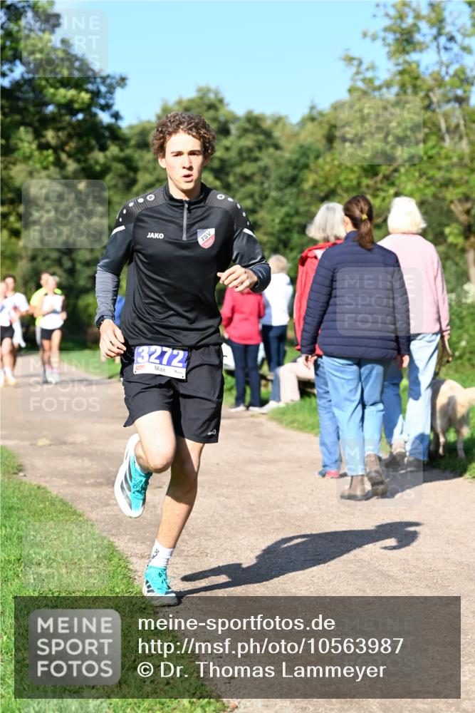 27.09.2026 - 35. Volkslauf durch das schöne Alstertal Dr. Thomas Lammeyer http://msf.ph/oto/10563987 27.09.2026 10:33:55 Laufen 3272 meine-sportfotos.de