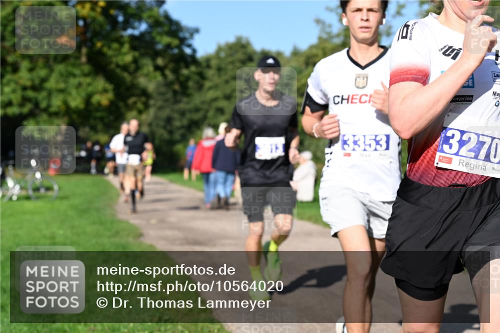 27.09.2026 - 35. Volkslauf durch das schöne Alstertal Dr. Thomas Lammeyer http://msf.ph/oto/10564020 27.09.2026 10:34:03 Laufen 13, 3353, 3270 meine-sportfotos.de