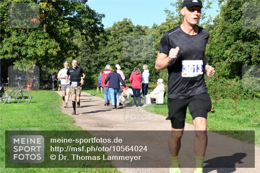 27.09.2026 - 35. Volkslauf durch das schöne Alstertal Dr. Thomas Lammeyer http://msf.ph/oto/10564024 27.09.2026 10:34:04 Laufen 3431, 3013 meine-sportfotos.de