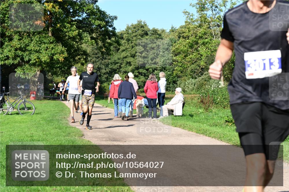 27.09.2026 - 35. Volkslauf durch das schöne Alstertal Dr. Thomas Lammeyer http://msf.ph/oto/10564027 27.09.2026 10:34:04 Laufen 3, 12, 3431, 3013 meine-sportfotos.de