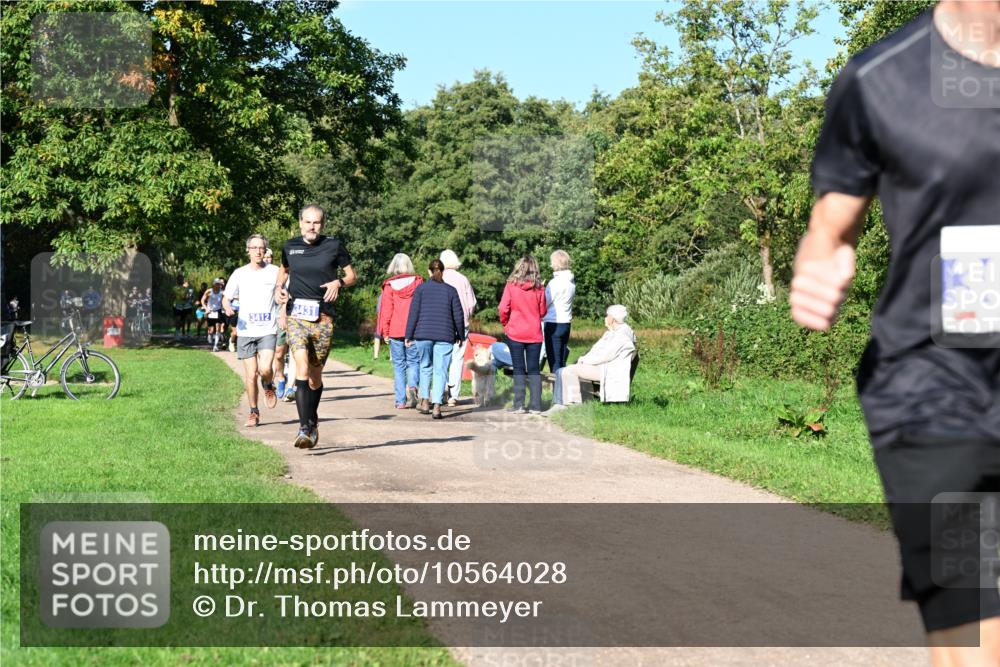 27.09.2026 - 35. Volkslauf durch das schöne Alstertal Dr. Thomas Lammeyer http://msf.ph/oto/10564028 27.09.2026 10:34:05 Laufen 3412, 3431 meine-sportfotos.de