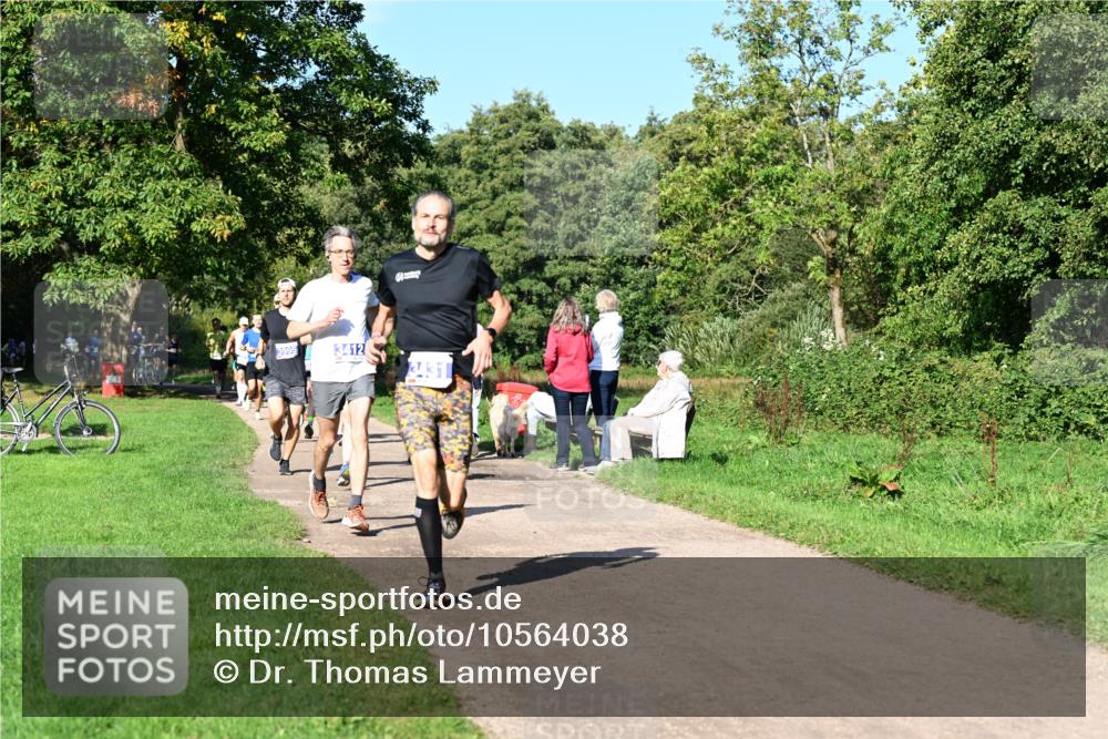 27.09.2026 - 35. Volkslauf durch das schöne Alstertal Dr. Thomas Lammeyer http://msf.ph/oto/10564038 27.09.2026 10:34:06 Laufen 3412, 3431 meine-sportfotos.de