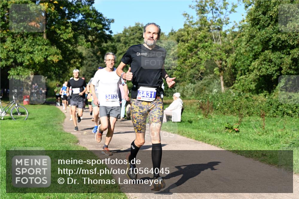27.09.2026 - 35. Volkslauf durch das schöne Alstertal Dr. Thomas Lammeyer http://msf.ph/oto/10564045 27.09.2026 10:34:07 Laufen 3412, 3431 meine-sportfotos.de