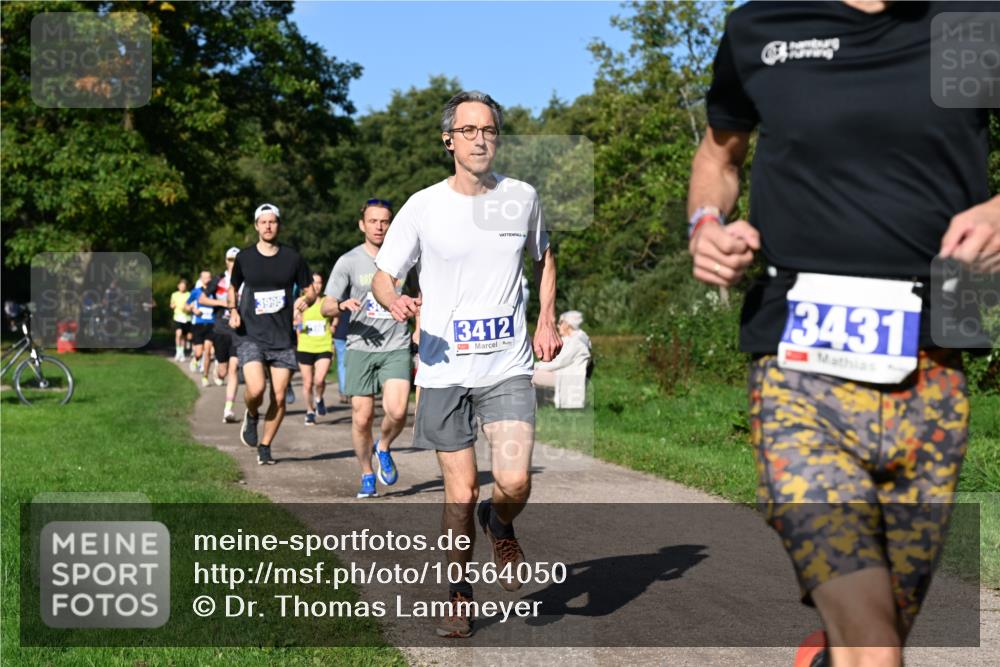 27.09.2026 - 35. Volkslauf durch das schöne Alstertal Dr. Thomas Lammeyer http://msf.ph/oto/10564050 27.09.2026 10:34:08 Laufen 3412, 3431 meine-sportfotos.de