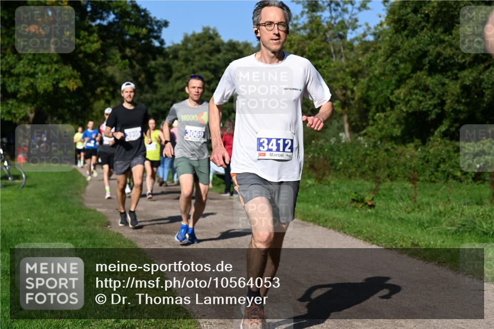 27.09.2026 - 35. Volkslauf durch das schöne Alstertal Dr. Thomas Lammeyer http://msf.ph/oto/10564053 27.09.2026 10:34:09 Laufen 3069, 3412 meine-sportfotos.de