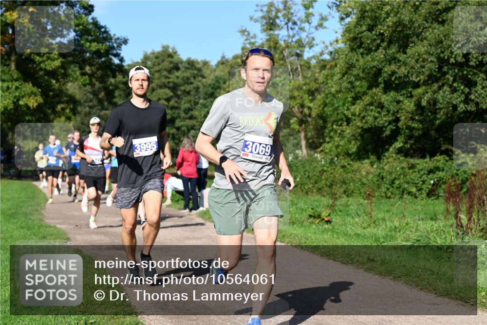 27.09.2026 - 35. Volkslauf durch das schöne Alstertal Dr. Thomas Lammeyer http://msf.ph/oto/10564061 27.09.2026 10:34:10 Laufen 3995, 3069 meine-sportfotos.de