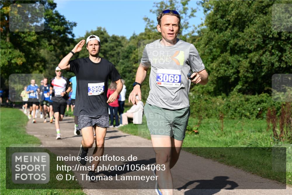 27.09.2026 - 35. Volkslauf durch das schöne Alstertal Dr. Thomas Lammeyer http://msf.ph/oto/10564063 27.09.2026 10:34:10 Laufen 3995, 3069 meine-sportfotos.de
