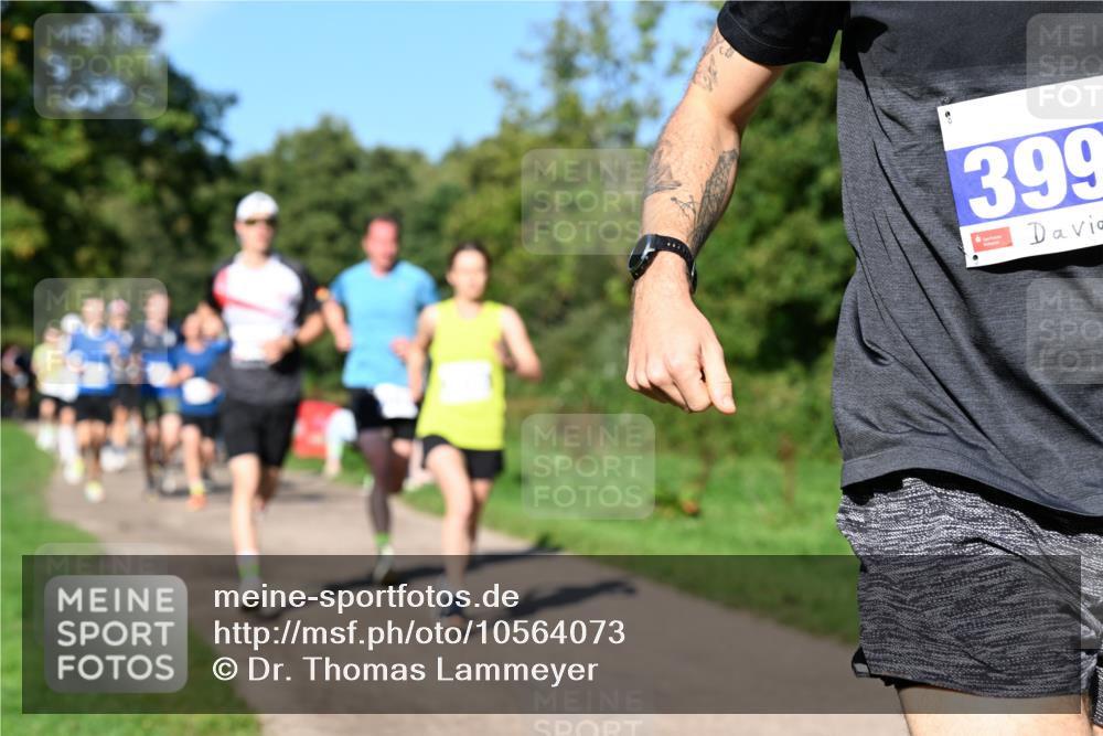 27.09.2026 - 35. Volkslauf durch das schöne Alstertal Dr. Thomas Lammeyer http://msf.ph/oto/10564073 27.09.2026 10:34:12 Laufen 399 meine-sportfotos.de