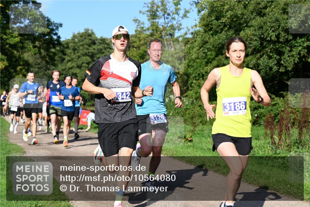 27.09.2026 - 35. Volkslauf durch das schöne Alstertal Dr. Thomas Lammeyer http://msf.ph/oto/10564080 27.09.2026 10:34:13 Laufen 342, 3120, 3186 meine-sportfotos.de