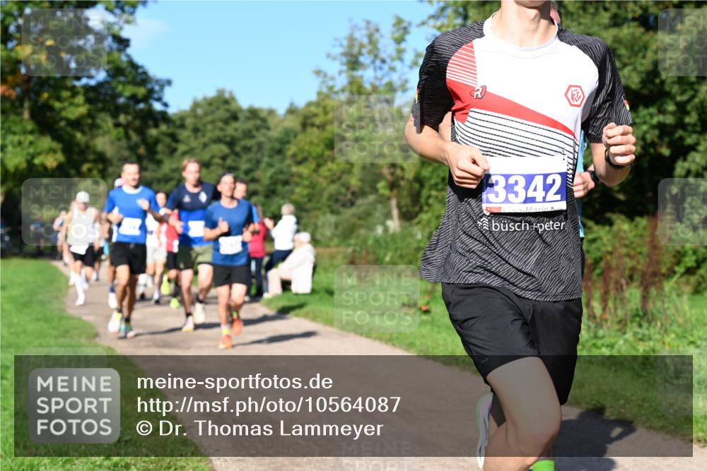 27.09.2026 - 35. Volkslauf durch das schöne Alstertal Dr. Thomas Lammeyer http://msf.ph/oto/10564087 27.09.2026 10:34:14 Laufen 3342 meine-sportfotos.de