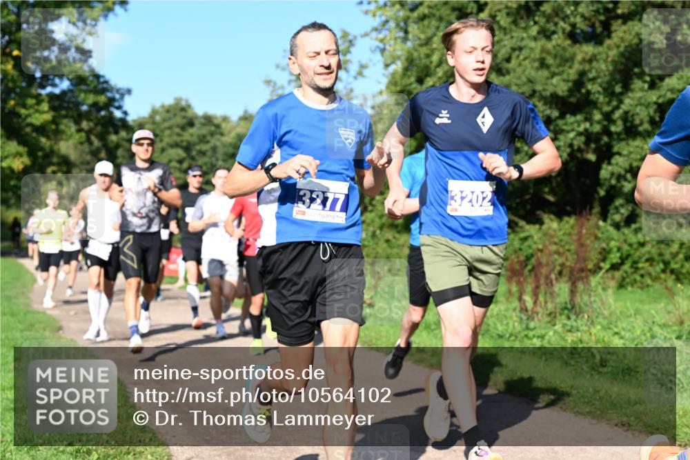 27.09.2026 - 35. Volkslauf durch das schöne Alstertal Dr. Thomas Lammeyer http://msf.ph/oto/10564102 27.09.2026 10:34:16 Laufen 3277, 3202 meine-sportfotos.de