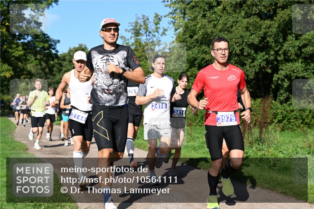 27.09.2026 - 35. Volkslauf durch das schöne Alstertal Dr. Thomas Lammeyer http://msf.ph/oto/10564111 27.09.2026 10:34:18 Laufen 3144, 0150, 3261, 2416, 3414, 3979 meine-sportfotos.de