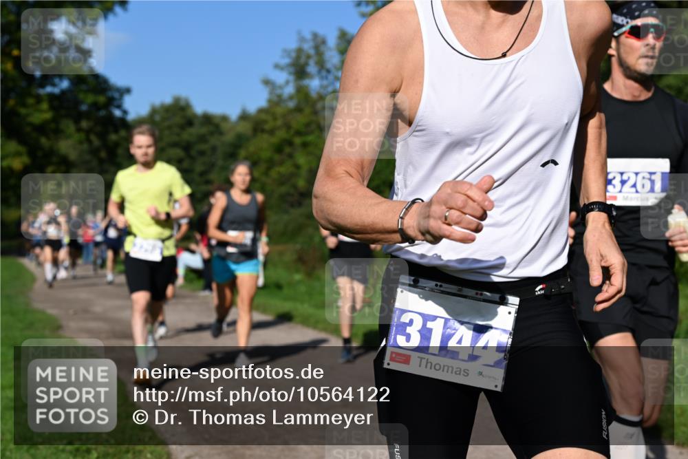 27.09.2026 - 35. Volkslauf durch das schöne Alstertal Dr. Thomas Lammeyer http://msf.ph/oto/10564122 27.09.2026 10:34:19 Laufen 3144, 3261 meine-sportfotos.de