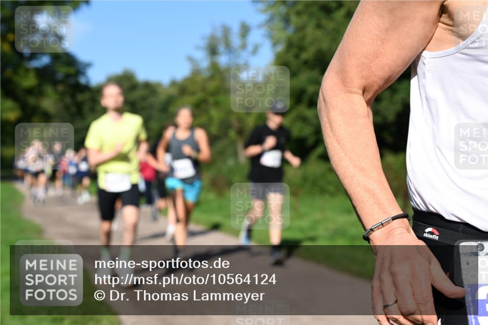 27.09.2026 - 35. Volkslauf durch das schöne Alstertal Dr. Thomas Lammeyer http://msf.ph/oto/10564124 27.09.2026 10:34:20 Laufen  meine-sportfotos.de