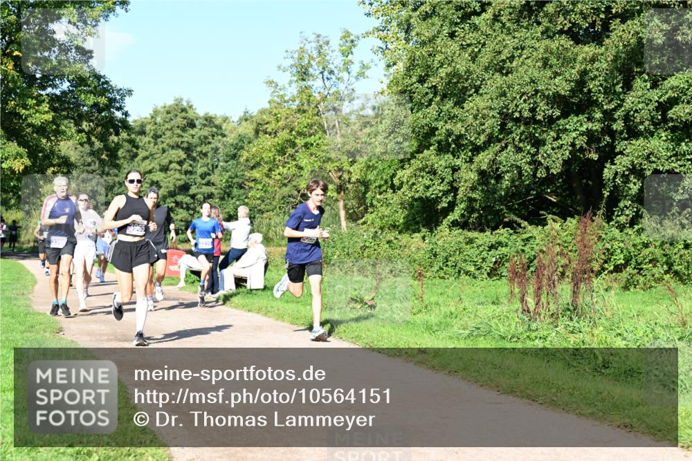 27.09.2026 - 35. Volkslauf durch das schöne Alstertal Dr. Thomas Lammeyer http://msf.ph/oto/10564151 27.09.2026 10:34:23 Laufen 339 meine-sportfotos.de