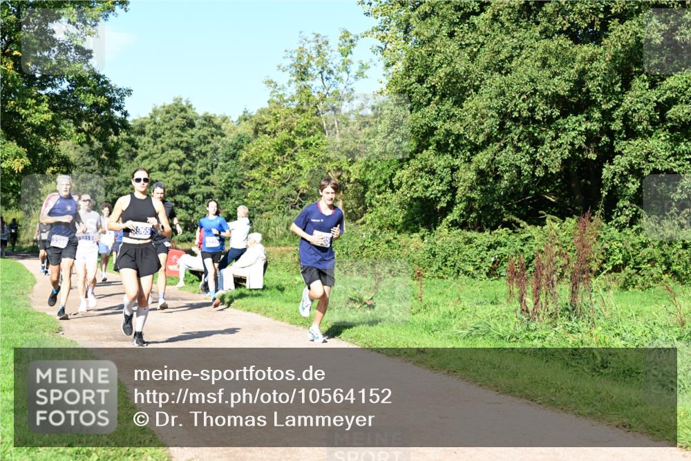 27.09.2026 - 35. Volkslauf durch das schöne Alstertal Dr. Thomas Lammeyer http://msf.ph/oto/10564152 27.09.2026 10:34:23 Laufen 965, 339 meine-sportfotos.de